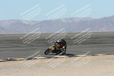 media/Oct-13-2025-Moto Forza (Mon) [[a66d839500]]/3-B Group/Session 2 (Bowl)/